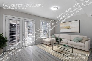 715 S Moore St in Clayton, NC - Building Photo