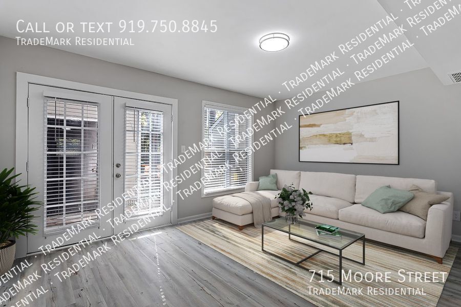 715 S Moore St in Clayton, NC - Building Photo