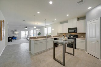 8012 Gato Ln in Round Rock, TX - Building Photo - Building Photo