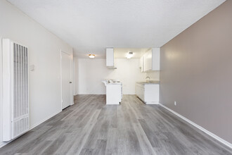 Sunset Pointe Apartments in Los Angeles, CA - Building Photo - Interior Photo