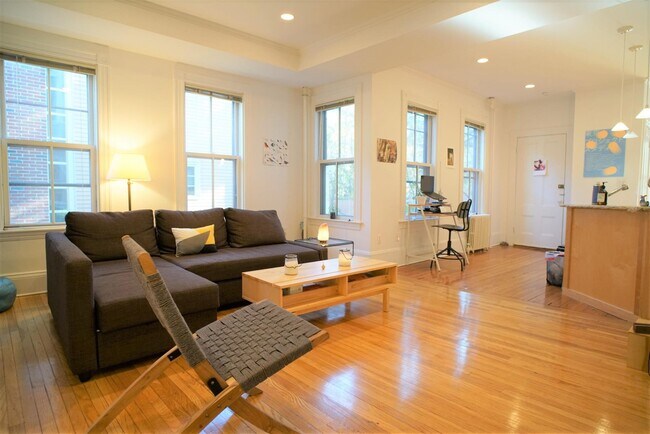 28 Healey St, Unit 1