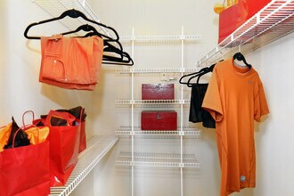 1003 Justin Ln, Unit 07-3061 in Austin, TX - Building Photo - Building Photo