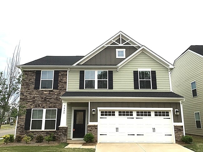 5029 Twin River Dr