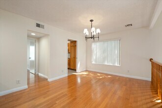 4203 Colfax Ave, Unit UnitA in Studio City, CA - Building Photo - Building Photo
