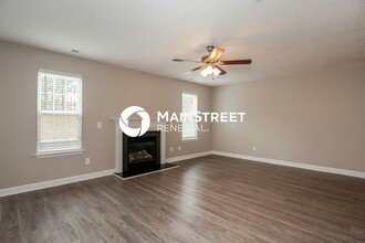 9209 Simonton Dr in Charlotte, NC - Foto de edificio - Building Photo