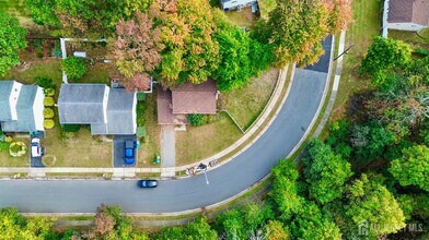 30 Brookside Rd in Edison, NJ - Building Photo - Building Photo