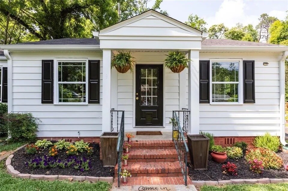 9 Meridian Dr in Newnan, GA - Building Photo