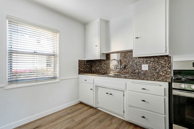 300 California Ave in Santa Monica, CA - Building Photo - Building Photo