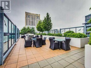 600-600 Fleet St in Toronto, ON - Building Photo - Building Photo