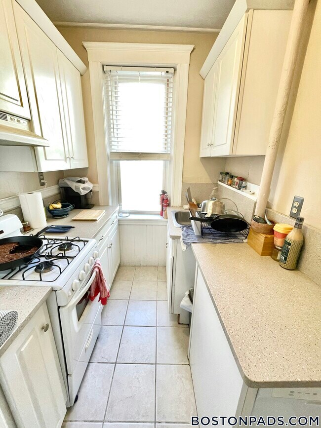 131 Park Dr in Boston, MA - Building Photo - Building Photo