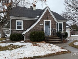 1342 12th Ave in Green Bay, WI - Building Photo