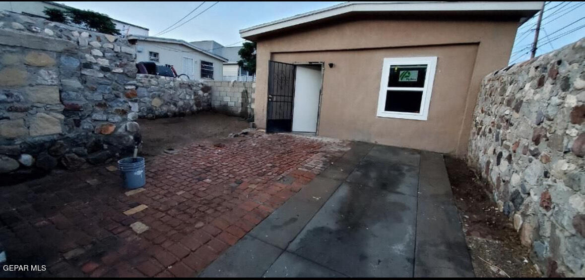 2920 Myles St in El Paso, TX - Building Photo