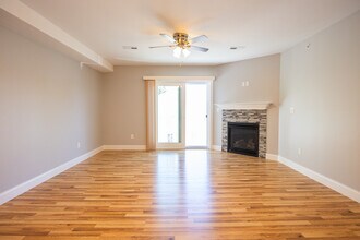 13 Gray Coach Ln, Unit 1315 in Cranston, RI - Building Photo - Building Photo