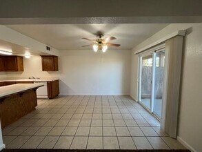 3231-3235 E Noble Ave in Visalia, CA - Building Photo - Building Photo