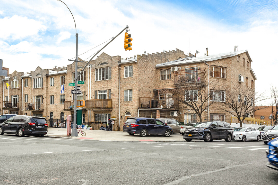 716 Lefferts Ave in Brooklyn, NY - Building Photo