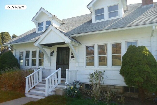 property at 32 Toylsome Pl