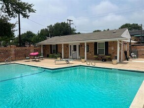 4715 Skillman St in Dallas, TX - Building Photo - Building Photo