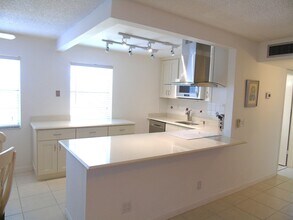 219 Normandy Ln in Delray Beach, FL - Building Photo - Building Photo