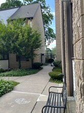 181 Loomis Dr, Unit 147 in West Hartford, CT - Building Photo - Building Photo