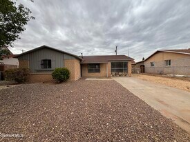 5808 Dearborne Dr in El Paso, TX - Building Photo