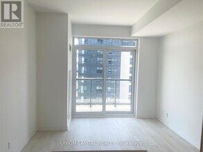 7950-7950 Bathurst St in Vaughan, ON - Building Photo - Building Photo