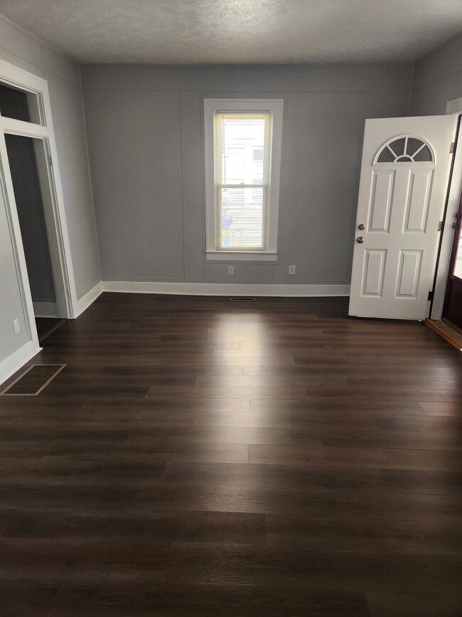 416 Western Ave in Brookville, OH - Foto de edificio - Building Photo