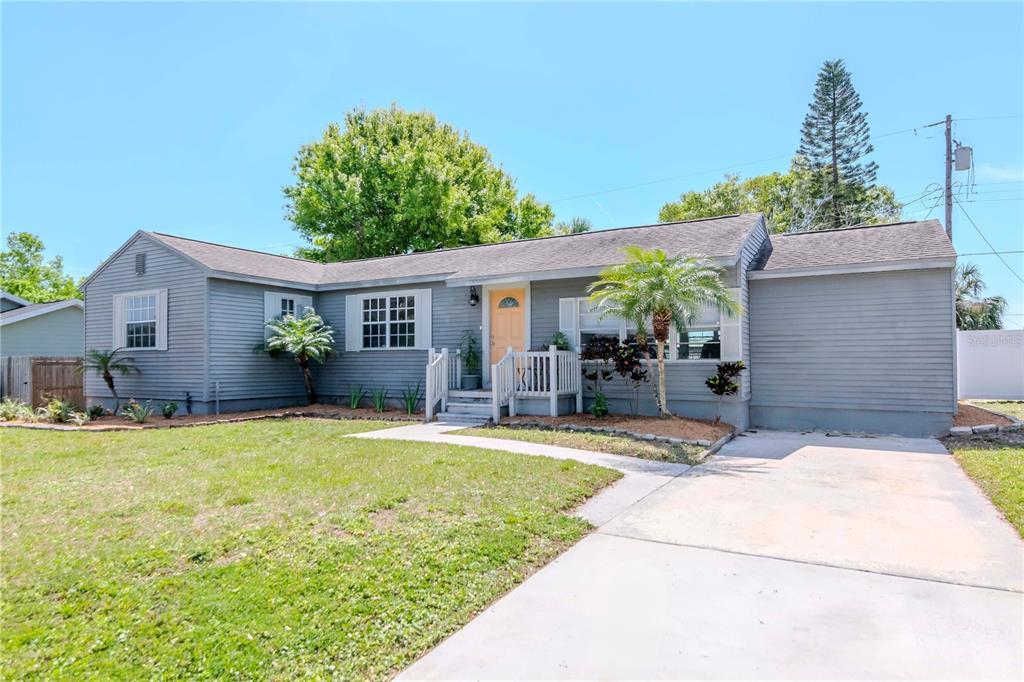 1528 W River Shore Way in Tampa, FL - Building Photo