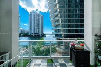 300 S Biscayne Blvd, Unit Unit L410 in Miami, FL - Building Photo - Building Photo