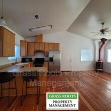 152 W Empire St in Grass Valley, CA - Building Photo - Building Photo