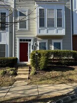 14828 Potomac Branch Dr in Woodbridge, VA - Building Photo