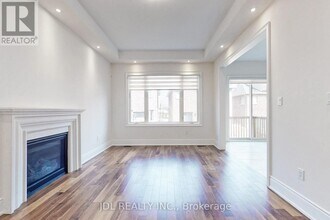 95 Giardina Cres in Richmond Hill, ON - Building Photo - Building Photo