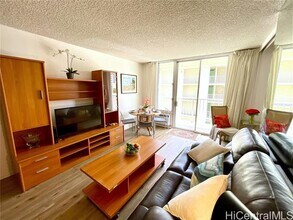 2452 Tusitala St in Honolulu, HI - Building Photo - Building Photo