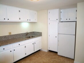 17 Sinai Cir, Unit C-12 in Chelmsford, MA - Building Photo - Building Photo