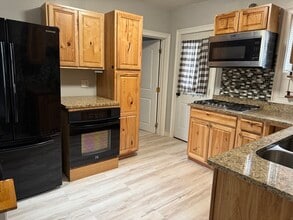 409 Moody St in Lowell, MA - Building Photo - Building Photo