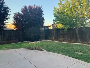 5221 Otter Pond Way in Rancho Cordova, CA - Building Photo - Building Photo