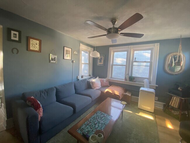 2415A S Williams St, Unit 2415 upper in Milwaukee, WI - Building Photo - Building Photo