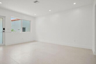 10769 NE 2nd Ave in Miami, FL - Building Photo - Building Photo