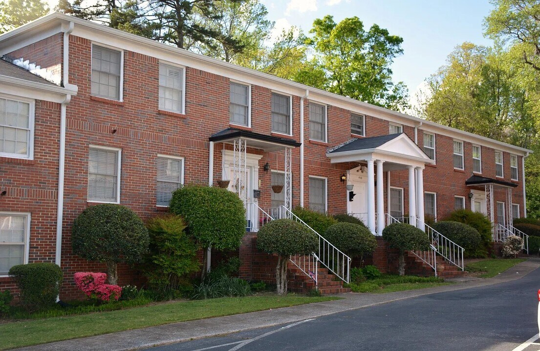 1908 Laurel Rd, Unit A in Vestavia Hills, AL - Foto de edificio