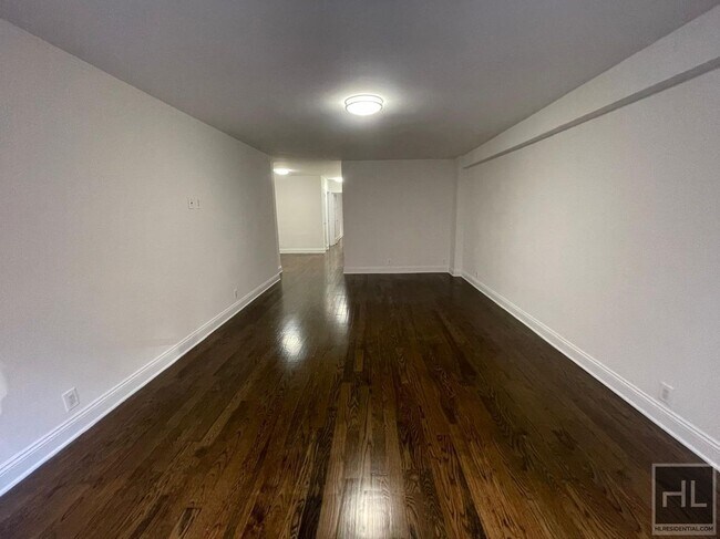 EAST 56 STREET in New York, NY - Foto de edificio - Building Photo