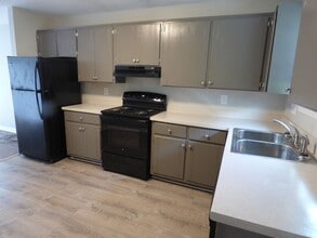 1164 Meadowview Dr in Gallatin, TN - Building Photo - Building Photo