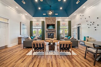 Hawthorne at Horse Pen Creek in Greensboro, NC - Foto de edificio - Building Photo