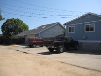 207-219 E Dougherty St in Fallbrook, CA - Foto de edificio - Building Photo