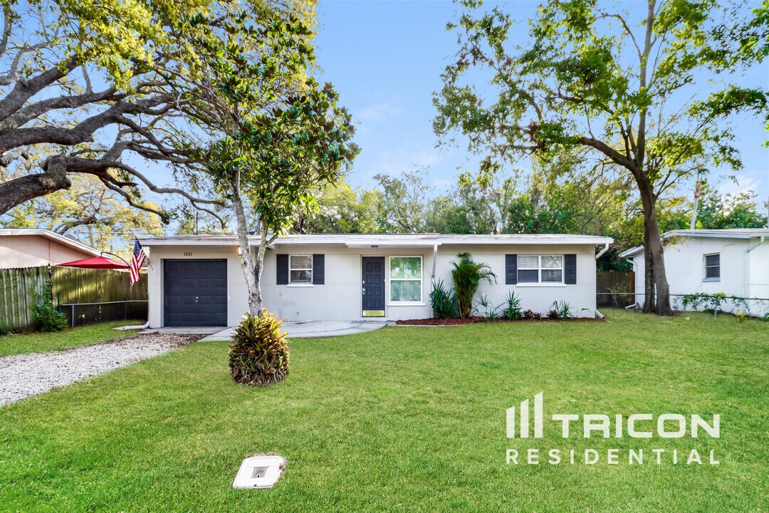 1601 Carlos Ave in Clearwater, FL - Building Photo