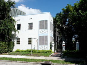 245 NE 33rd St in Miami, FL - Building Photo - Building Photo