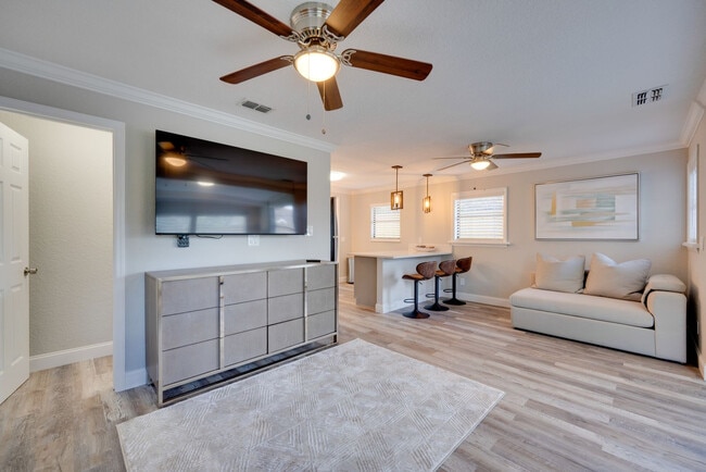 224 E Kelly Park Rd, Unit SI ID1545961P