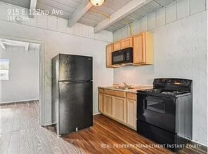 915 E 122nd Ave in Tampa, FL - Building Photo - Building Photo