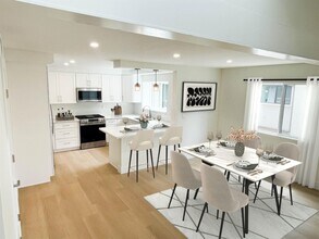 1093 N Vulcan Ave in Encinitas, CA - Building Photo - Building Photo