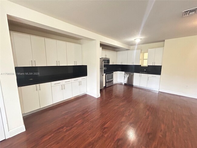 property at 2931 Sheridan Ave