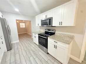 4203 E Yukon St in Tampa, FL - Building Photo - Building Photo