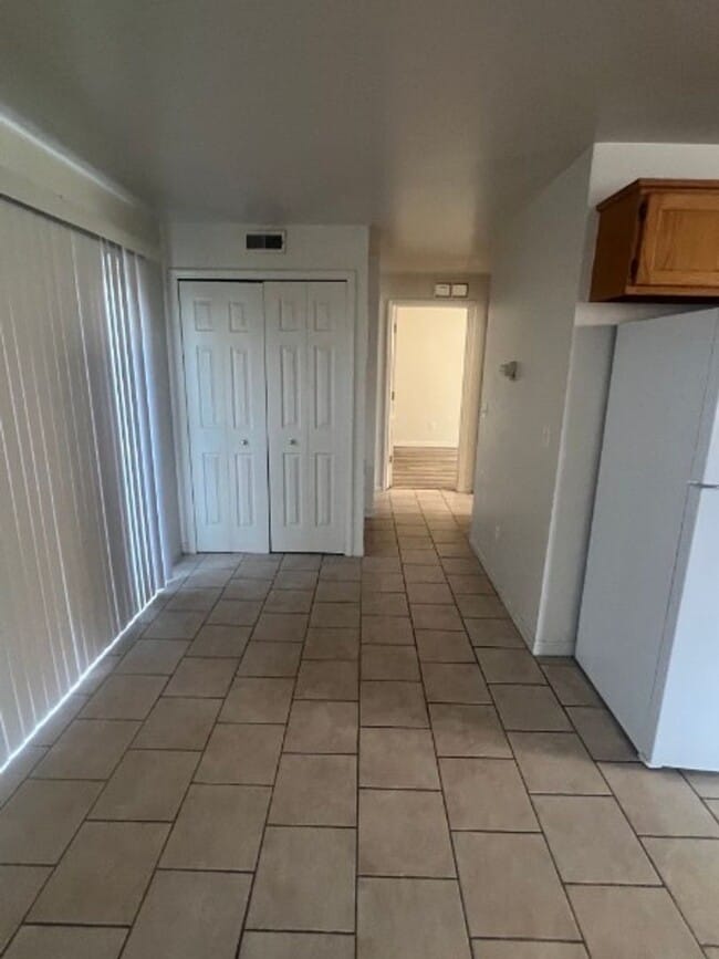 16551-16579 12 Mile Rd in Roseville, MI - Foto de edificio - Building Photo